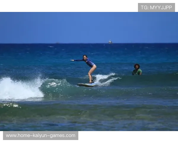 冲浪选手穿西装参赛成时尚封面